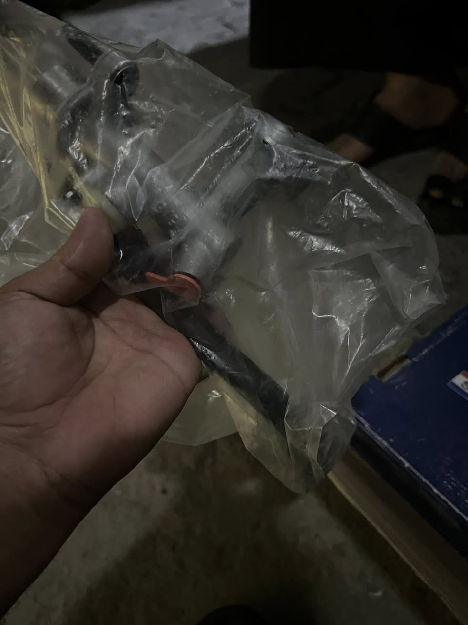 السلام عليكم 
زوج فلنجات ستاركس
وعنبار كلج العلوي بالكاتونه 
الفنجات 70 ولعنبار ٣٠ مامشدودات 
مكاني بغداد لبياع 
***********
