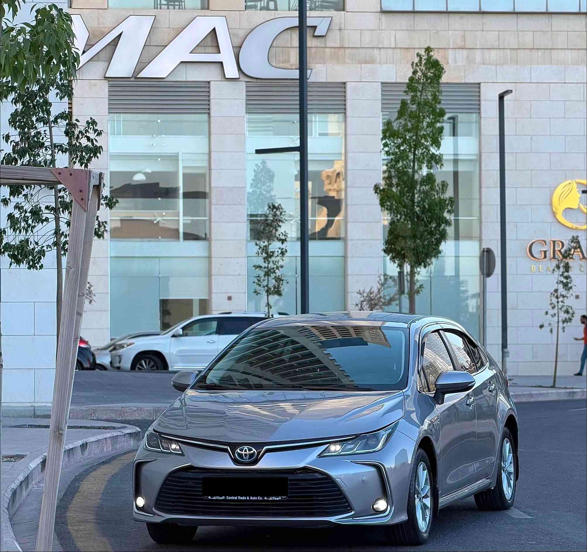 السعر 15.200د
تويوتا كورولا 2021 لون فيراني مميزه فحص كامل كرت ابيض ( مرفق )
محرك 1800cc قوي واقتصادي جدا 
نظام الهايبرد والبطارية والقير والماتور  وايرباج (فحص كامل ‎%‎100)
السياره لم تعمل تطبيقات ولا سياحي نهائيًا 
كارسير 5 نجوم ولا يوجد مشكله نهائي 
لون فيراني مميزه جدا وغرفه لون سكني مميزه
وارد المركزية وصيانتها في الشركه مالك واحد
ماشيه 64 الف كيلو
اضافات……….
غرفه قماش لون مميزه جدا نضيف جدا بحالة الشركه 
مسجل اصليه مع بلوتوث تلفون مع نظام صوتي مميز
اضويه زنون مع كشافات اماميه
حساسات انفاق ومطريه
مكيف حامي وبارد شغال ‎%‎100
ثلاث انظمه قياده سبورت وايكو ونورمان 
اضافات عديده لم تذكر……….
جنط اصلي مع كوشوك ممتازه  
ترخيص وتامين وسنه كامله 
دهان مع غرفه و كوشوك وكاله.
السياره بحالة الشركه ولا تحتاج اي نوع من صيانه دوريه شركه. 
رقم 0795886067


**إذا كنت صاحب هذا الإعلان وتريد حذفه لأي سبب، رجاءا أرسل رسالة إلى الدعم الفني**