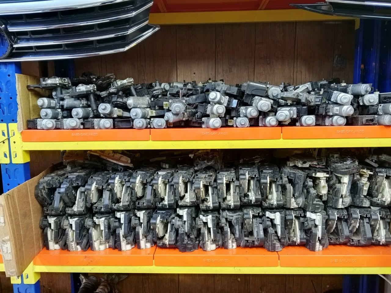 السلام عليكم 
يتوفر لدينا قطع غيار سيارات الألماني 
جيتا ،#تيكوان #اطلس #باسات#تاوس 
***********
اربيل صناعة الشمالية
