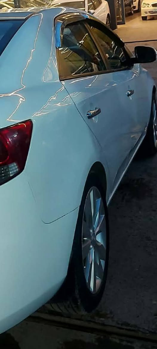 سيراتو 2013 فول مواصفات محرك ما مفتوح وضع شركةبها صبغ مثل ما موضح بالصورة وبها تكات حالوب السعر 115 والسيارة جاهزة وبدون اي نقص 
الاتصال والاستفسار ***********
