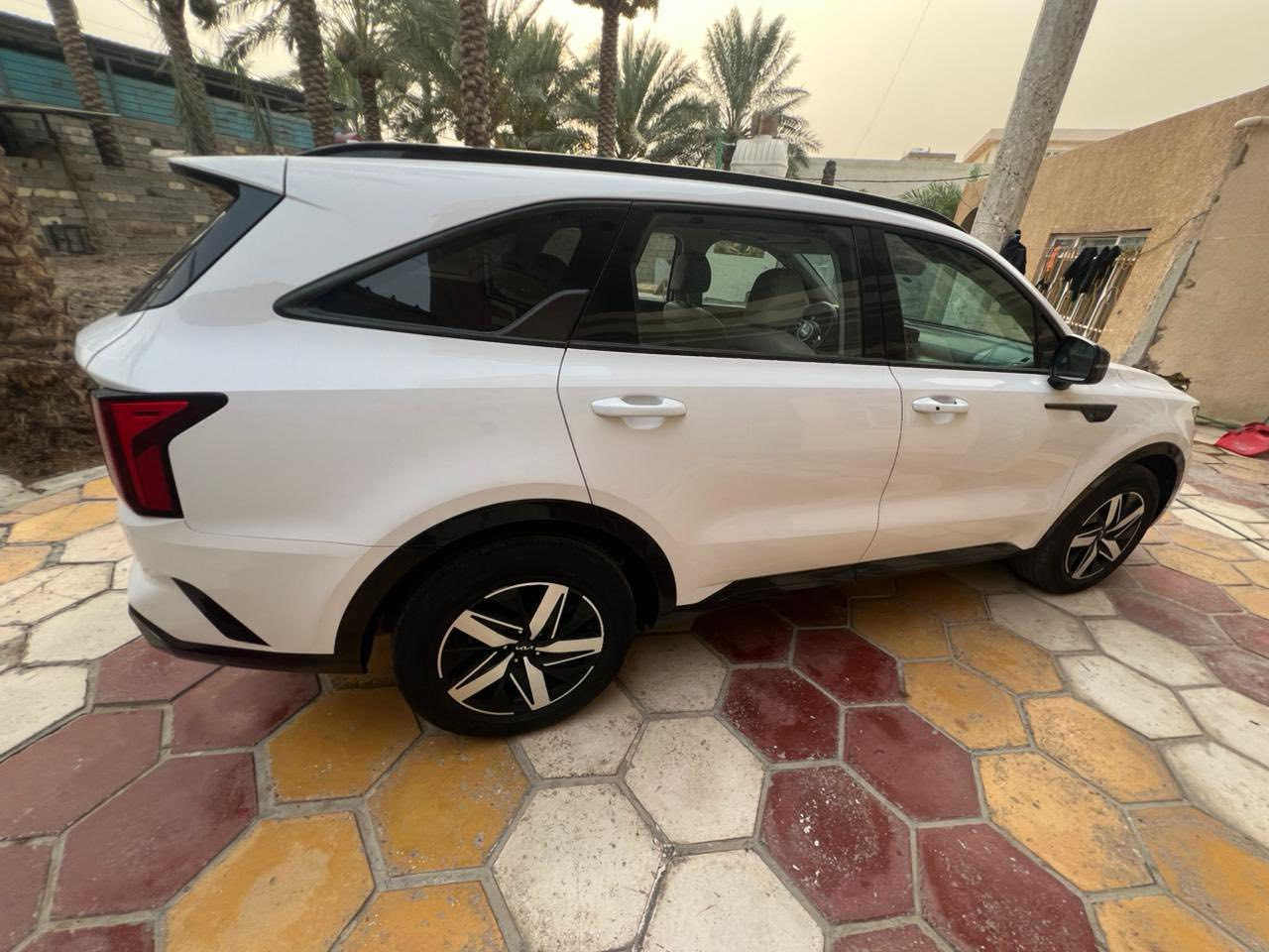 السلام عليكم
كيا سورنتو ٢٠٢٣ وارد أمريكي   فول مواصفات 
 
سيارة ماشية٢٣ الف 

بنراما 
محرك 2500 توربو 281 حصان تسارع رهيب

رادار أمامي
رادار خلفي
رادارات جانبيه
 كير 8 سرع 
تبريد لمس  
قيادة منحدرات
خمس وضعيات قياده 
(سمارت , سبورت , ايكو  , كومفرت  , ثلوج)
توقف تلقائي امامي
توقف ذاتي خلفي 
اطفاء تلقائي
دشبول ديجيتال
 النقطة العمياء تشتغل بالدشبول
قيادة تلقائية
تحديد مسار
شحن  هاتف ذكي لاسلكي
سايد بريك بصمة 
اوتو هولد
بانوراما 
لايت زنون 3 عدسات 

اناره ترحيب بالسائق 
تشغيل عن بعد 
كشنات كهربائي 6 مقاعد
6 راكب كشنات خلفيه Vip 
تدفئه  كشنات
تدفئه ستيرن
 السياره بعد بيها هواي مواصفات، رقم بغداد سنويه جديده رقم جديد 
العنوان بغداد جسر دياله القديم 
***********
