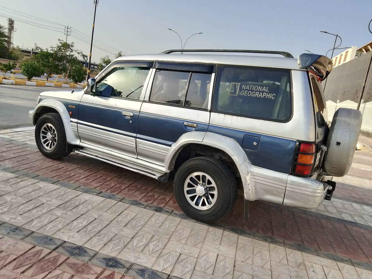 سلام عليكم للبيع او مراوس باجيرو مديل 1993 مشروع وطني تحويل ثاني يوم مكينه وكير ففتي جدد حداديه جديد تخم تاير باتري جديد كهربائيات شغاله سياره جاهزة خير من الله ترايك وين ماتريد سعر مناسب 38 ورقه وبيه مجال مكاني ناصريه مركز شراي يتصل وبخدمته مكلف بنشر وهاذ رقم ‏‪***********‬‏
