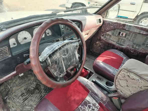 ت..***********
دێر مودێل 2006مکینە بەخ مەنەفێس ئەسل
 هززەو پاکانەی بۆ کراوە غەرامەی بەشەرتە 
لێدراو خایسی نیە نیو پارچەی سبوغە
 مەکینەی بێ عەیبە 
سعری 34 وەرەقە 
شوێن روڤیا
