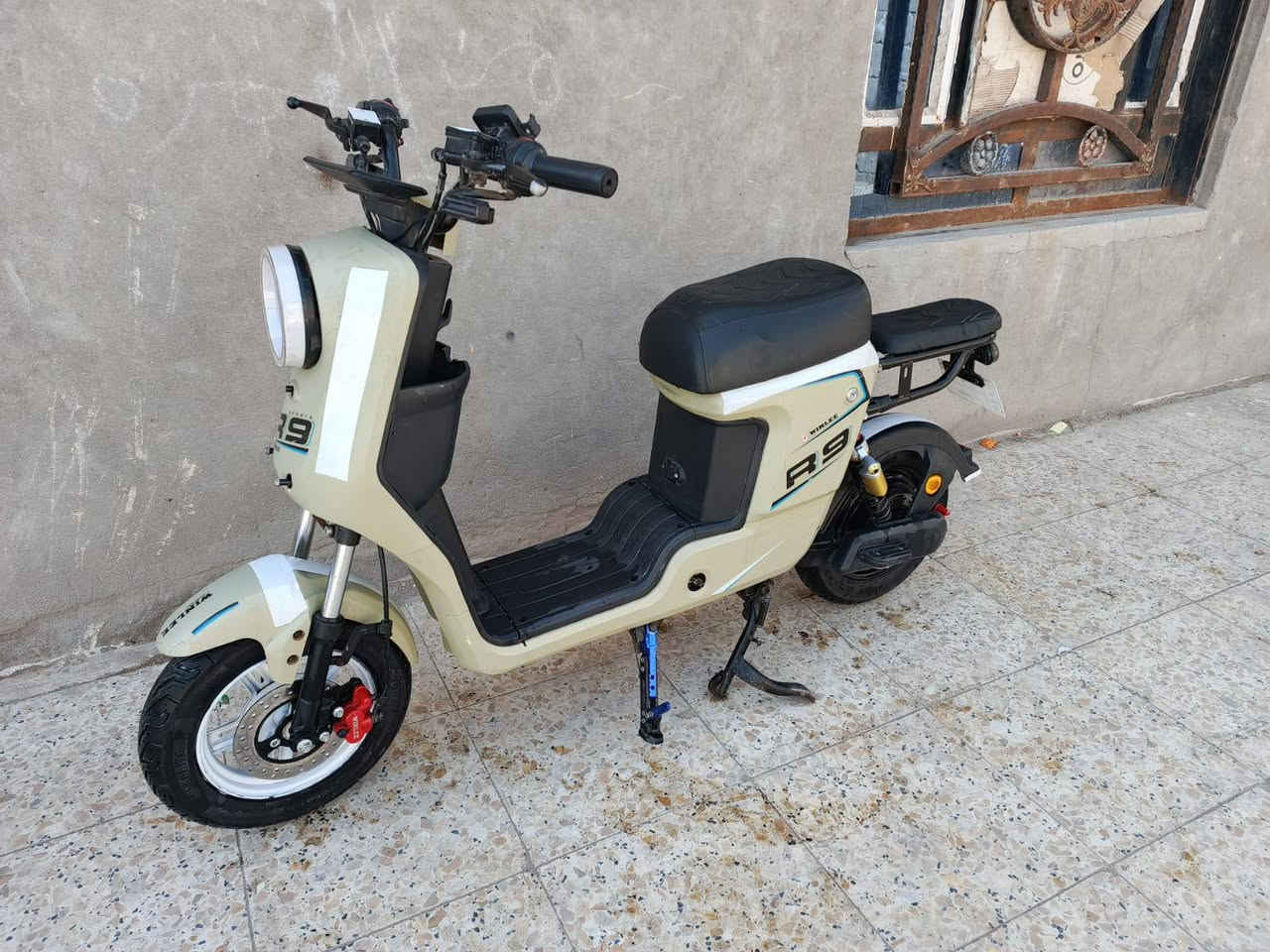 سلام عليكم دراجه شحن للبيع نضيفه مديل 25 بطارياته جديده بطاريات 32 امبير جدد شرط الفحص بيه شغله   الدراجه كله شغاله السعر 400مكاني بصره الطويسه قرب فلكت العروسه


**إذا كنت صاحب هذا الإعلان وتريد حذفه لأي سبب، رجاءا أرسل رسالة إلى الدعم الفني**