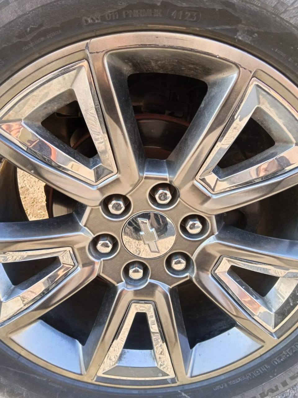 تخم ويل تاهو مكفول مع تخم تاير جديد
***********
