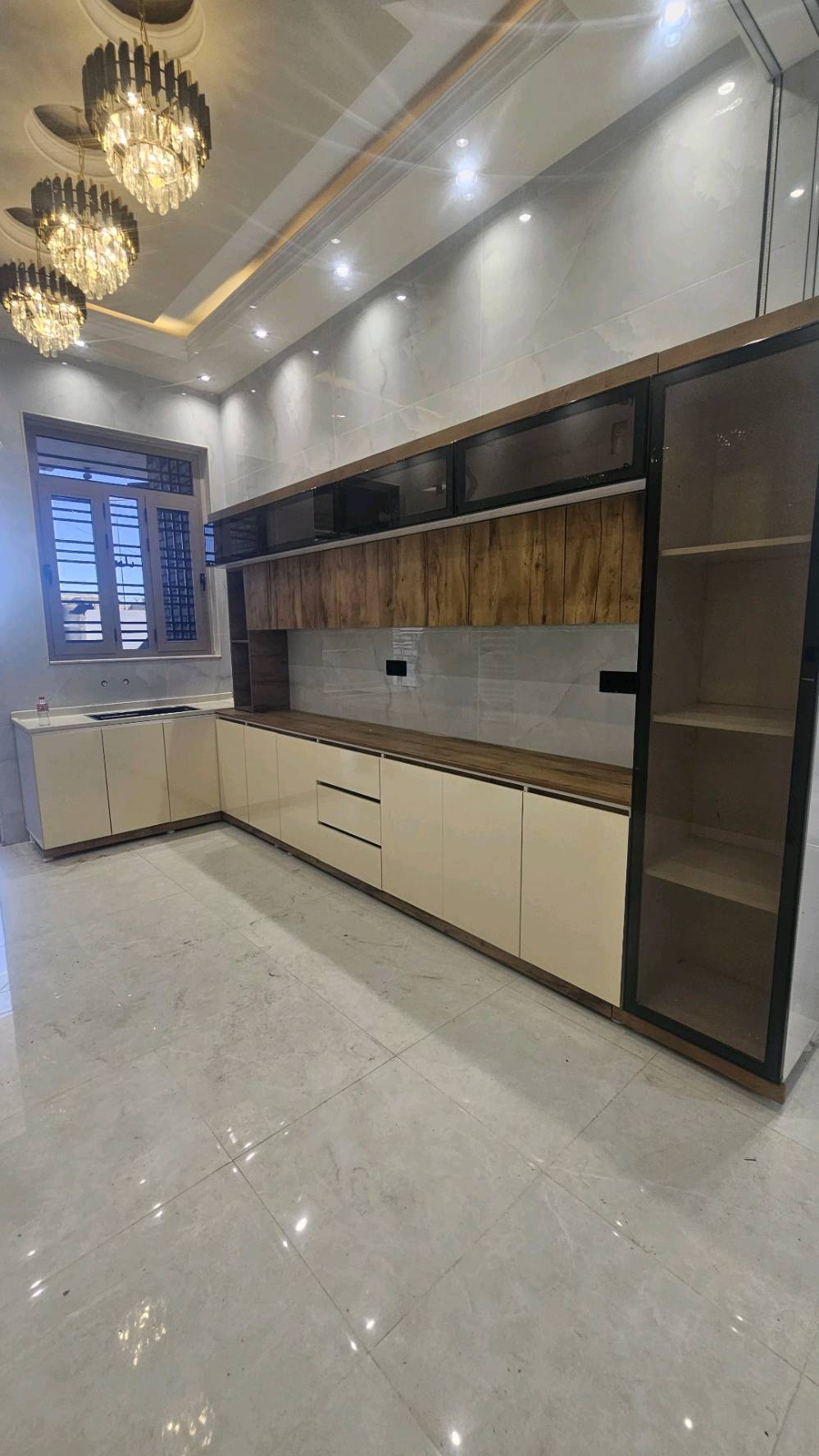 كاونترات خشب درجه اوله شرط الضمان.. توصيل مجاني لجميع المحافظات العراق كامل معه شد ونقل 