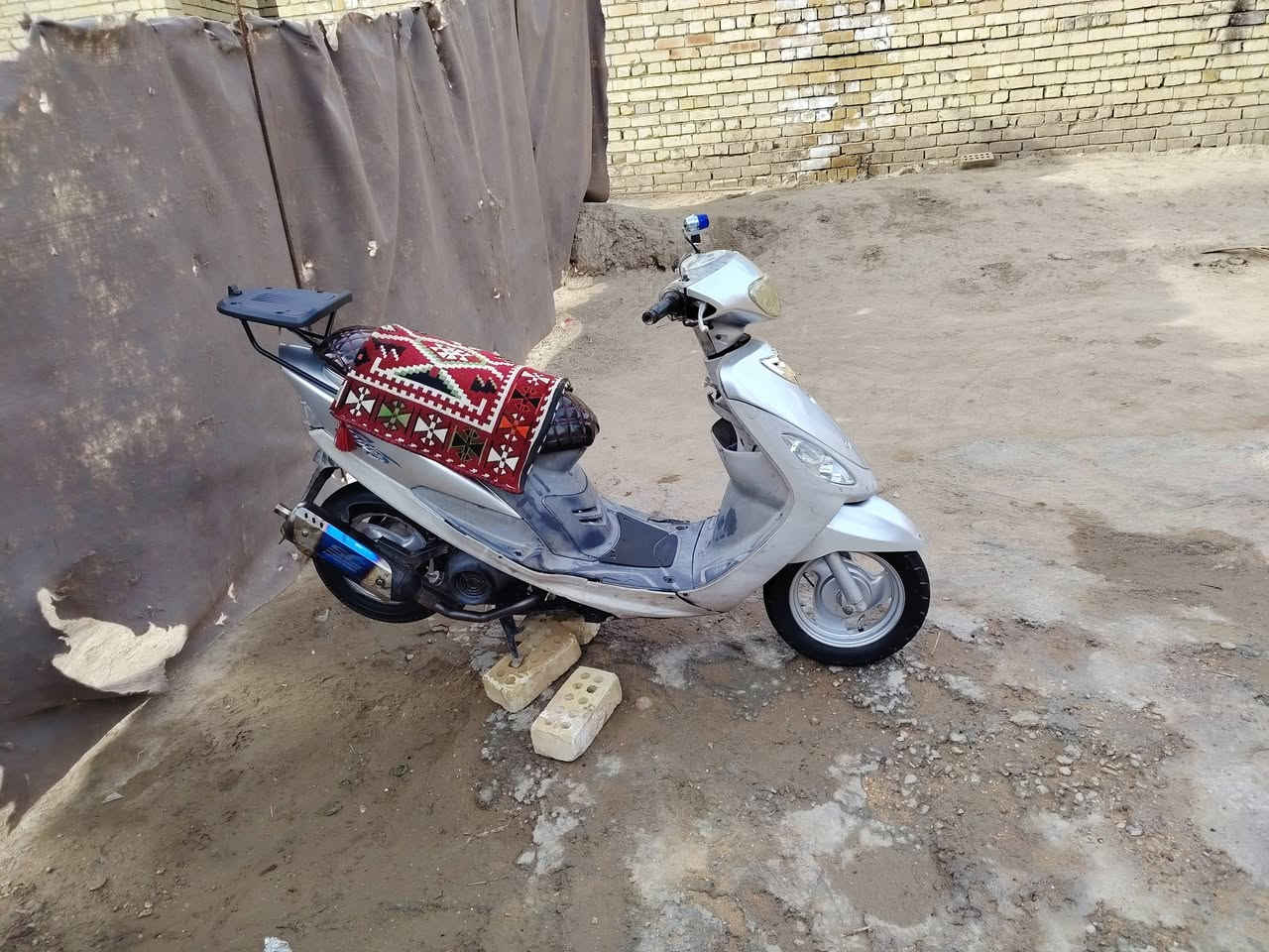 السلام عليكم شباب ماكس منغولي دراجه جاهزه شوفت عينك العنوان كربلاء قظاء اطوير  السعر 750 بيها مجال قليل***********
