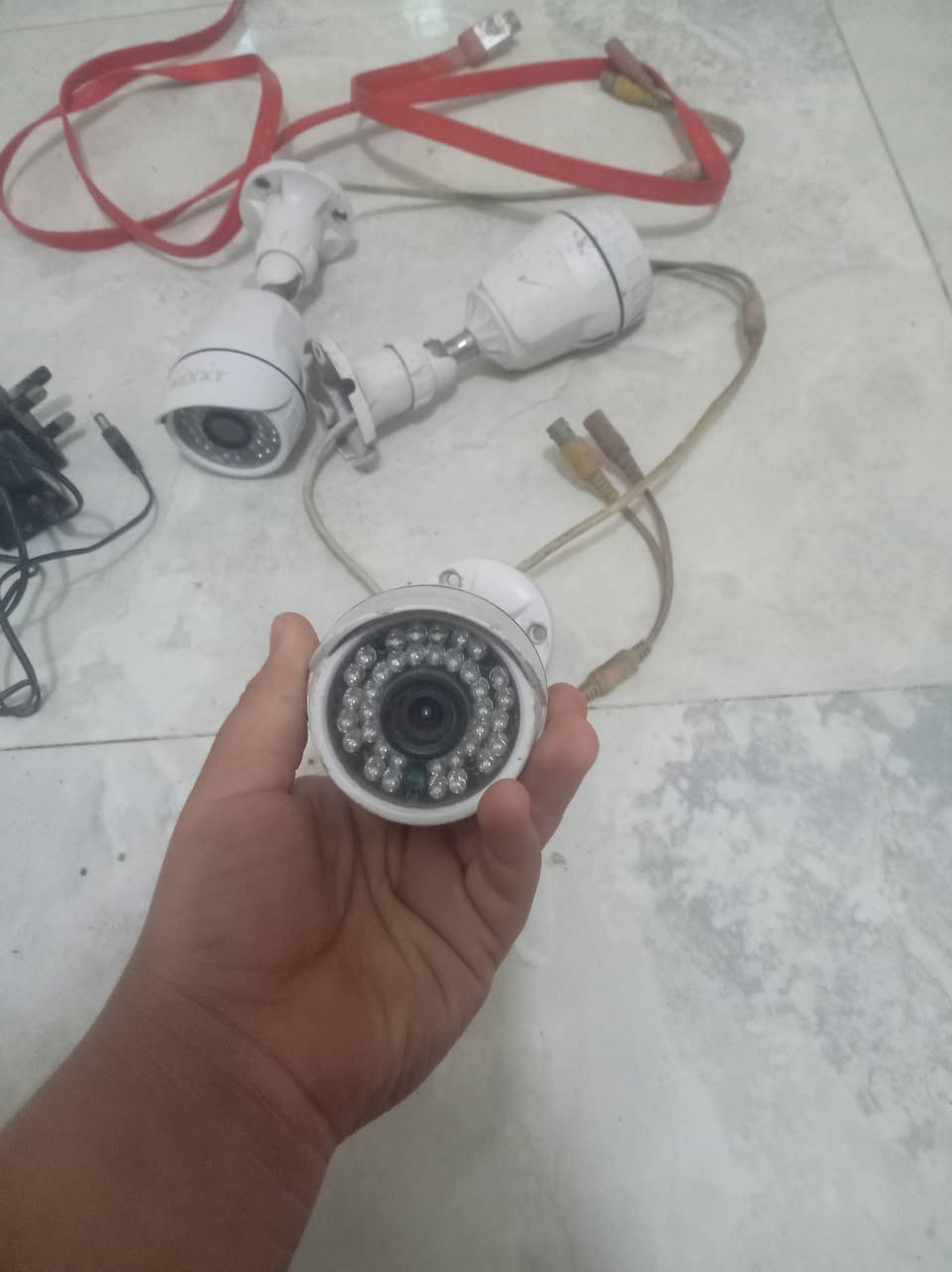 كامرات مراقبة للبيع مكاني بغداد ٣ كامرات مع الجهاز مالتهن وماوس وتوصالة بعد معرف بيهن واضحات كلش غراضهن مبينات بل صورة رقم ***********
السعر 35الف
