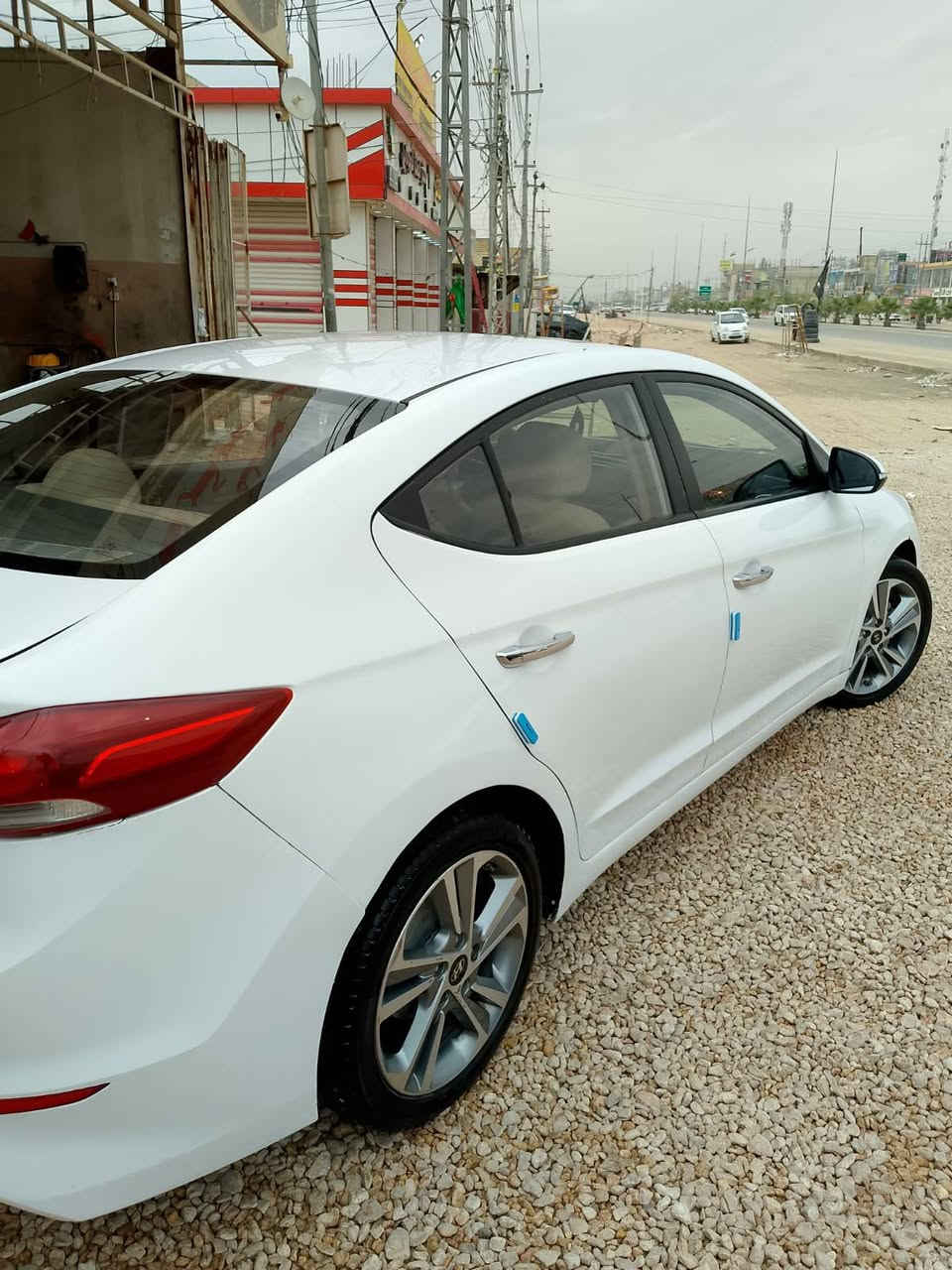 سلام عليكم 
سيارة هيونداي النترا 2018 وارد خليجي السياره سبورت ،مكينتها 2000، بيها صبغات بالصفحة مال شخوط رقم اربيل بأسم الشركة ، سياره كلش حلوه ونظيفه 
سعرها 125 ورقه
اني مكلف بالنشر وهذا رقم صاحب السياره واتساب او اتصال 
***********
***********
