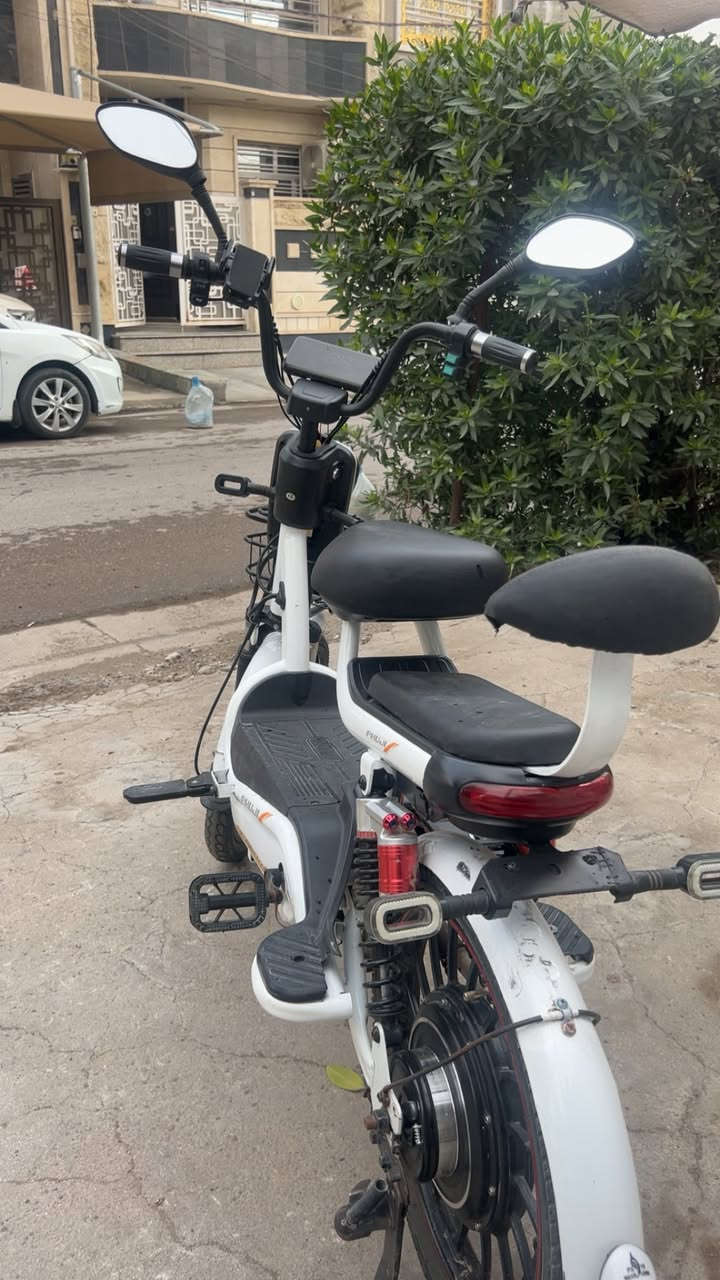 بايسكل شحن حجم 20
لون ابيض 
5بطاريات
نشره على الجوانب RGP متغيره
يجي ويا شحانته
سويجين وبصمتين تشغيل عن بعد
ب350 قفل 
مكاني حي العدل للتواصل 
***********
