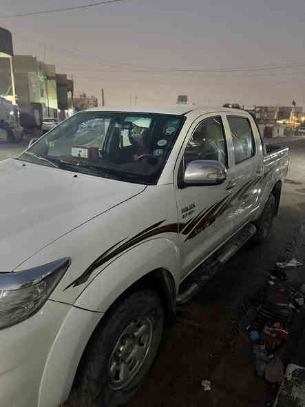 السلام عليكم 
بيكم فورويل 2014كويتي سياره كفاله ماعدا بارد بجاملغ الامامي جهة السايق السياره ماشيه ١٦٠الف كير عادي ومكينه جيهان مامفتوحه 2700 مكفول السياره نظيفه رقم اربيل دولي ومامتعوبه العنوان النجف رقم الهاتف ***********.
