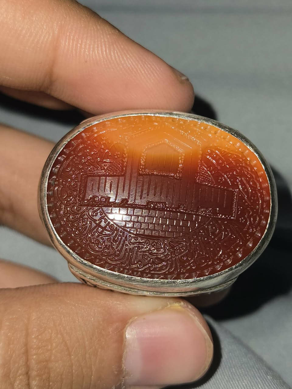 خاتم من العقيق اليماني لونين مكتوب سورة المباركه الفاتحه إمضاء رفيع خط يدوي والبسمله كوفي هندسي صياغة صادق الطائي ... سعر الخاتم 450 الف وبيه مجال بسيط للشراي


**إذا كنت صاحب هذا الإعلان وتريد حذفه لأي سبب، رجاءا أرسل رسالة إلى الدعم الفني**