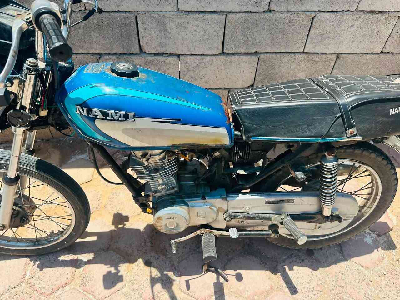 للبيع دراجه اصولي مديل 18وكيله سيد خلدون السعر ٧٠٠وبيه مجال شراي اتصل ***********
