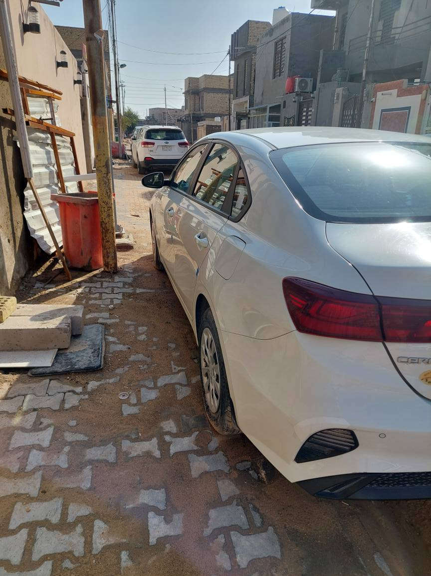 سلام عليكم عندي سيراتو موديل 22 مقفوله من الصبغ والتبديل دحجه صغيره بالباب موضحه بالصوره رقم الهاتف*********** النجف, العراق
