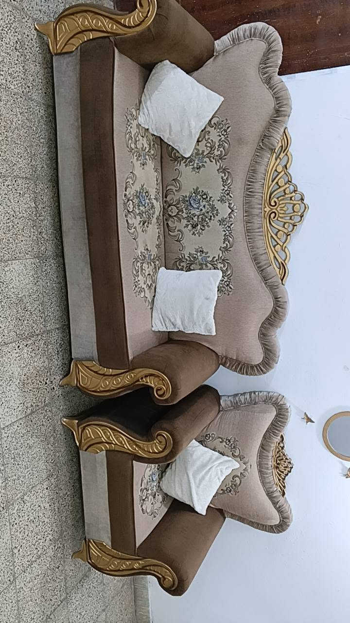 تخم عشر مقاعد نظيف مابي ضرر السعر ٢٧٥مكان ابو غريب موبايل ***********
