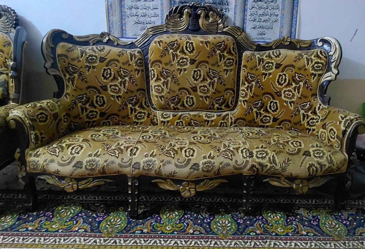 تخم للبيع العدد 6
2 كبير 3 نفر و 4 صغير نفر واحد
السعر 200 الف 
العنوان كربلاء حي الحر
للأتصال 
***********
***********
