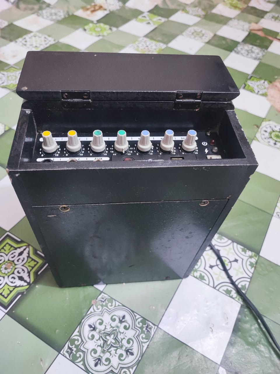 جهاز ملايه حجم وسط نظافة 95بالمئه شغال بالكامل يشتغل شحن وكهرباء السعر 85 الف موجود  توصيل لجميع المحافظات ***********
