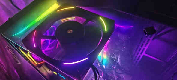 ثيرمولرايت مروحة خلفية للكيس TL-K12عالية المواصفات بسرعة 2150 rpm  قابلة للتحكم A-RGB

Description الوصف 
TL-K12 SPECIFICATION：
Dimension: L120 mm x W120 mm x H25 mm
Weight: 220 g
Rated Speed: 2150 RPM±10% (MAX)
Noise Level: 27 dBA (MAX)
Air Flow: 69 CFM (MAX)
Air Pressure: 2.87 mm H2O (MAX)
Ampere: 0.16 A
ARGB Port：5V/3Pin
Connector: 4 PIN PWM
Bearing Type: S-FDB V2 Bearing
***********
يتوفر توصيل جميع محافظات العراق 🏍️
