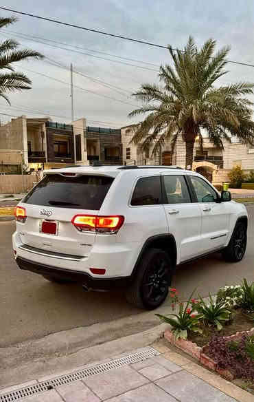 جيب موديل 2022 
وارد امريكي جاملغ وبنيد وجاملغ ثاني ربع منه مباوك كلير فقط 
راس شاصي سحب فقط
موصفات فول فئه لمتد 
بصمه ابواب وتشغيل 
فتحه سقف 
فور ويل ماوس 
محرك 3600
كشن جلد وكهرباء تدفئه كشن 
تحكم فول 
كامرا دواره 
ماشيه 70 
مكان سياره بغداد السيديه 
سعر 23 ونص وماكو هيج سعر ومديل 
***********
