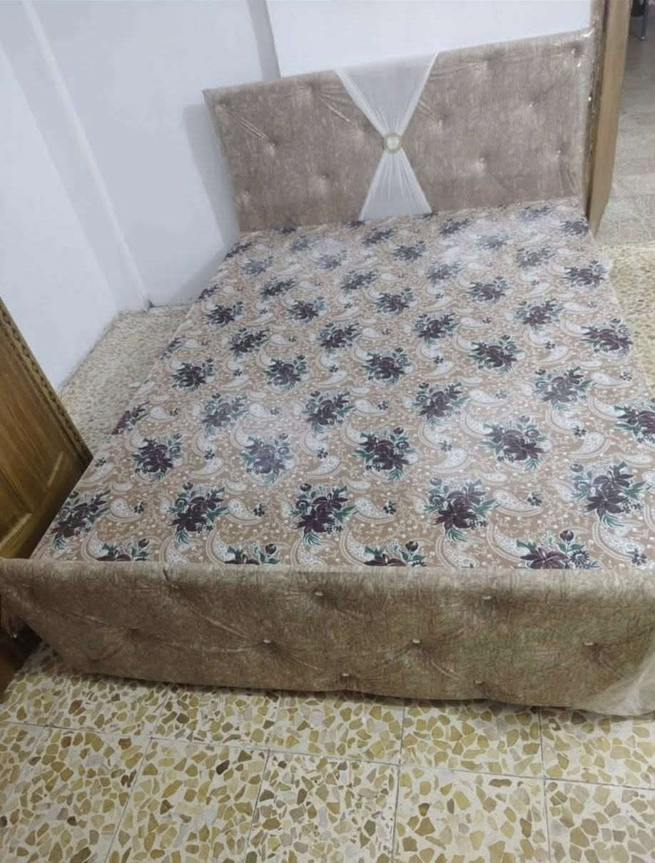 للبيع مكانهن الشعب الجمعيات 

مكتبه كتب وخزنه صاج تكمه السعر 120 وبيها مجال 

جربايه مع دوشكها السعر 130 وبيها مجال تواصل خاص 

يارزاق ياغني يا الله


**إذا كنت صاحب هذا الإعلان وتريد حذفه لأي سبب، رجاءا أرسل رسالة إلى الدعم الفني**