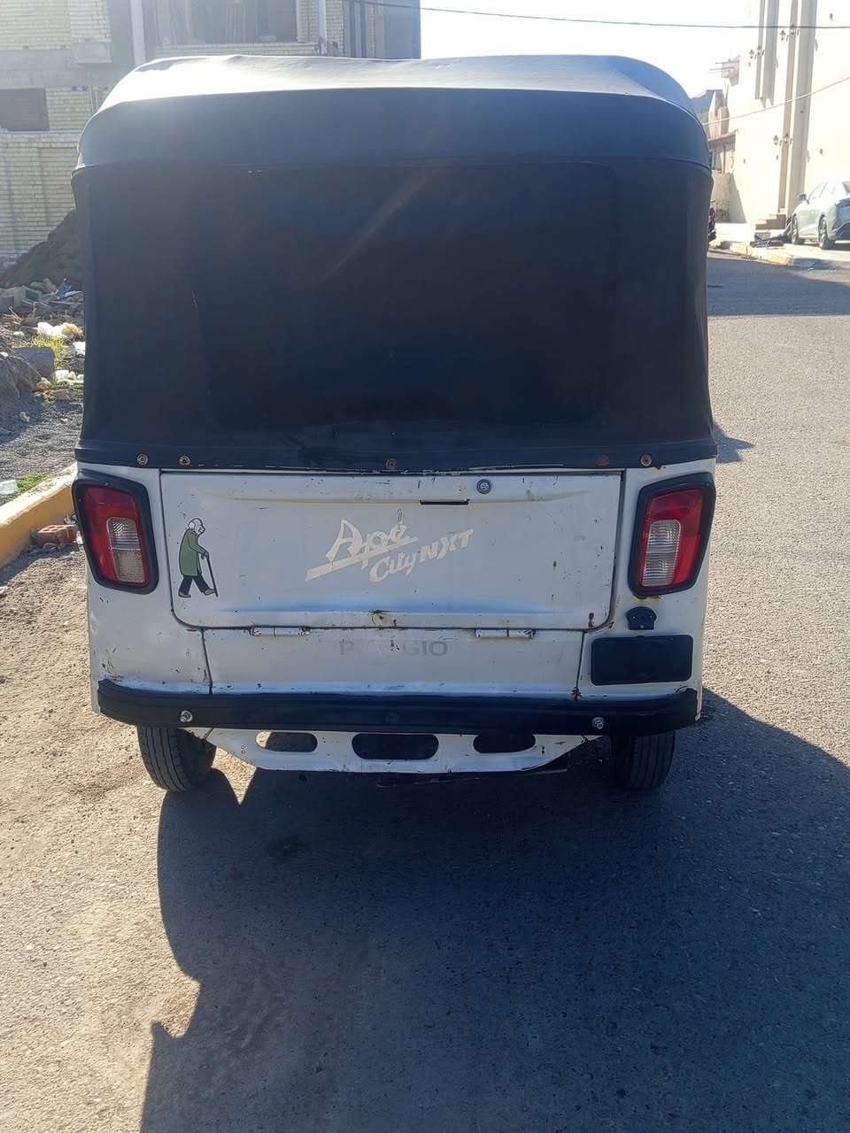 سلام عليكم تكتك بياجو2021 اوراق كاملة 
تكتك محورة محرك TVS  تكتك بلادية بدون صبغ  السعر 3.500وبيها مجال
مكاني ديالى بلدروز رقم***********
