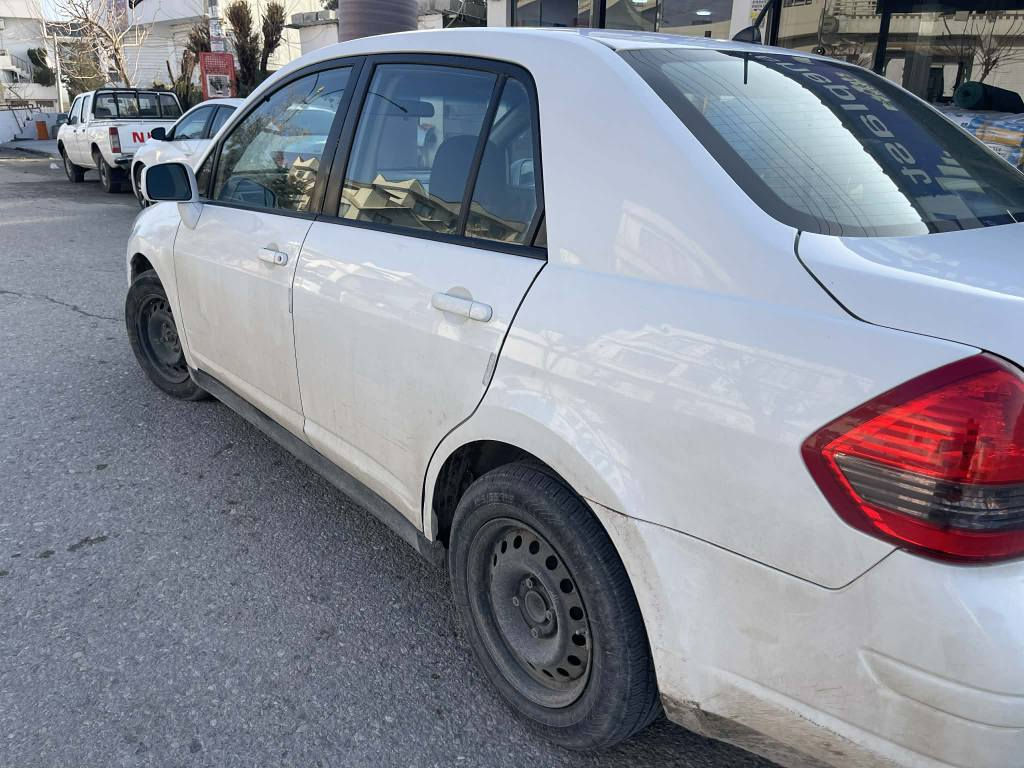 ڤيرسا موديل ٢٠١٠. سپي 
 يه ك بار جه و دو په له ي. بيوه.   گيرو مه كينه به شه رت.   نرخي ٩٠گه لاو محامه له     زماره موبايل.  *********** رانية, السليمانية
