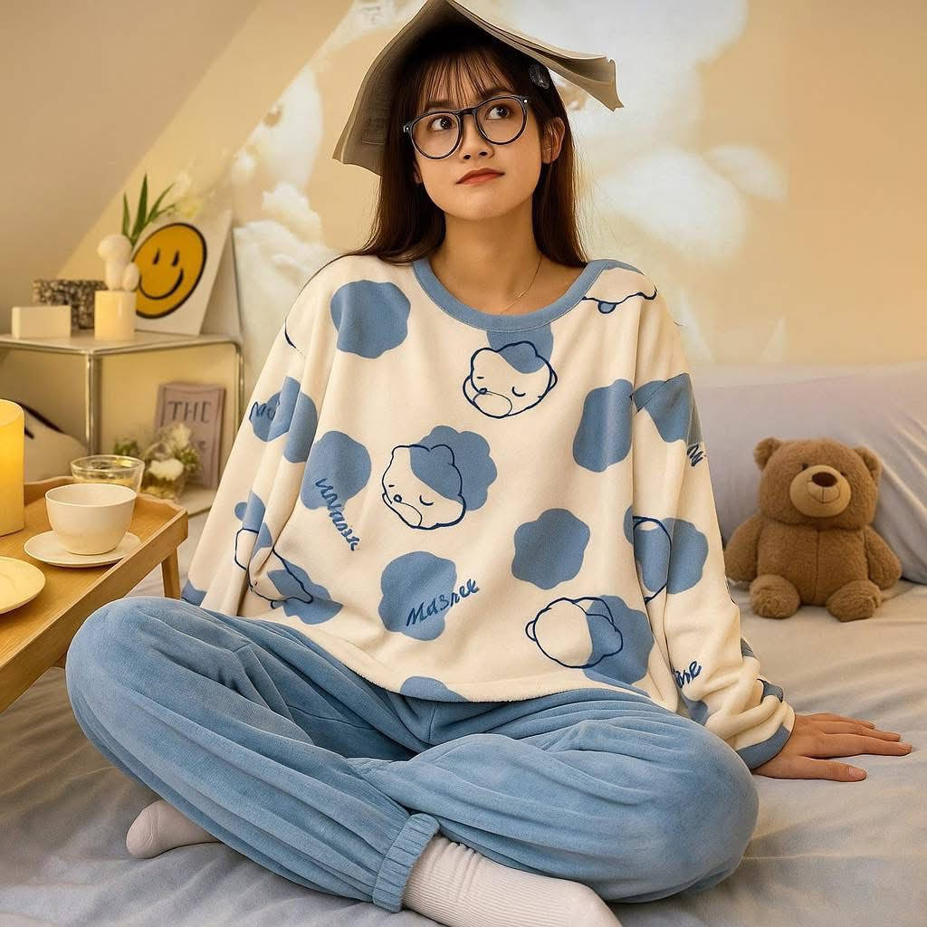 🌸 پێجامەی خانمان – زۆر نەرم و دڵفڕێن 🌸
💰 نرخی جوملە: ٧،٠٠٠

ئەگەر بەدوای پێجامەیەکی نەرم، گەرم و جوانی بۆ ماڵ و کاتی خەوتن دەگەڕێیت، ئەمە باشترین هەڵبژاردەیە 💕

✨ تایبەتمەندیەکان:
 • پارچەی فِلێس/فِرۆ زۆر نەرم و گەرم 🔥
 • سووک و هەست بە ئارامی دەدات
 • گونجاو بۆ وەرزی سارد
 • دیزاینی کارتۆنی و کەسایەتیی جوان و دڵگیر 😍
 • قەبارەکان گونجاو و ئاسان لەبەرکردن

🎨 چەندین دیزاین هەیە:
 • 💙 شێوەی ئاسمانی-سپی (شێوەی خەوتوو)
 • 💜 شێوەی مۆر و سپی (Grape)
 • 💚 شێوەی پاندا بە ڕەنگی سەوز
 • 💗 شێوەی پێچ و ستراوبێری (Peach)

👗 گونجاوە بۆ:
 • خەوتن
 • ماڵ‌پۆشی
 • دیاری بۆ هاوڕێ یان خوشک

📦 نرخی جوملە تەنها ٧،٠٠٠ — بەرامبەر بە کوالێتی زۆر باش 👌
ئەگەر بە کۆ بکڕیت قازانجێکی باش دەبێت 💰

📩 بۆ داواکاری و زانیاری زیاتر پەیام بنێرە.


**إذا كنت صاحب هذا الإعلان وتريد حذفه لأي سبب، رجاءا أرسل رسالة إلى الدعم الفني**