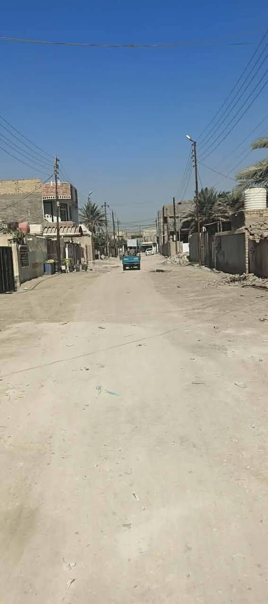 السلام عليكم تم تنزيل السعر من ١٣٥الا ١٢٥
مشتمل للبيع طابو صرف بناء حديث عالي عن الشارع العام بمتر طابقين وأمامه ساحه بيه نواقص قليله ويكمل لاستفسار ***********
العنوان شارع 80 جه النجف قرب مدرسه الرحمن يبعد عن شارع ٨٠مسافه ١٥٠متر فقط
