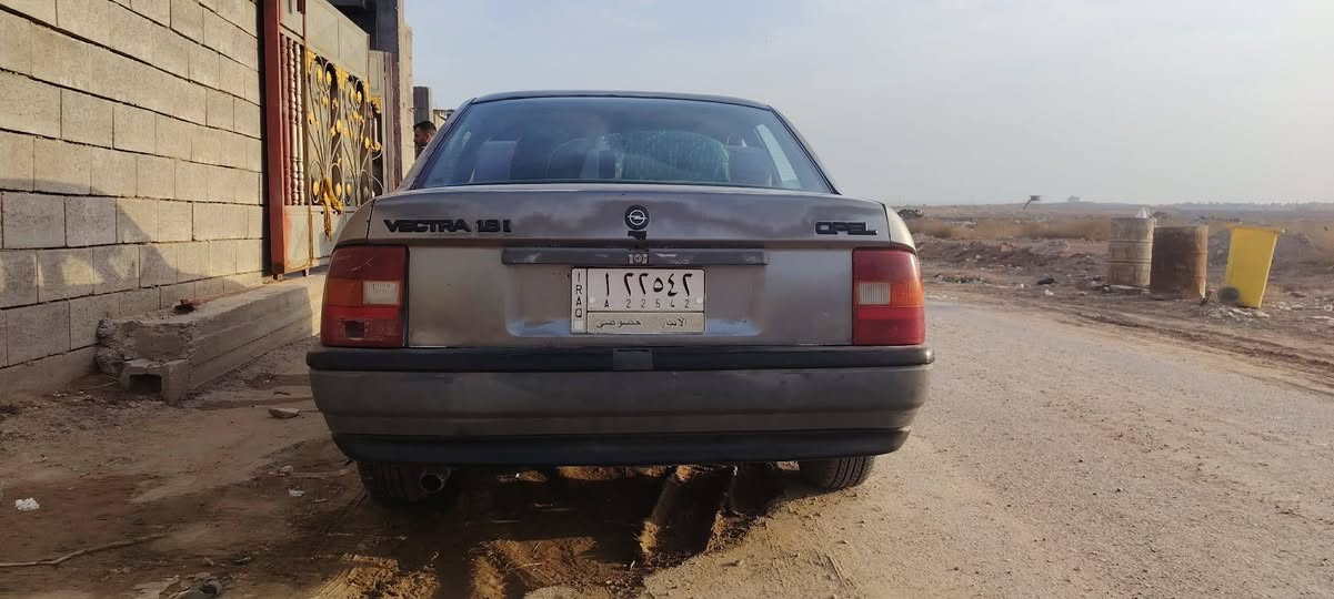 السلام عليكم اوبل فكترا موديل 90 محرك 1800 كير اوتوماتيك السياره بلاديه تخم تاير جديد ما ناقصها كلشي العنوان الرمادي للاستفسار الاتصال على الرقم ***********
