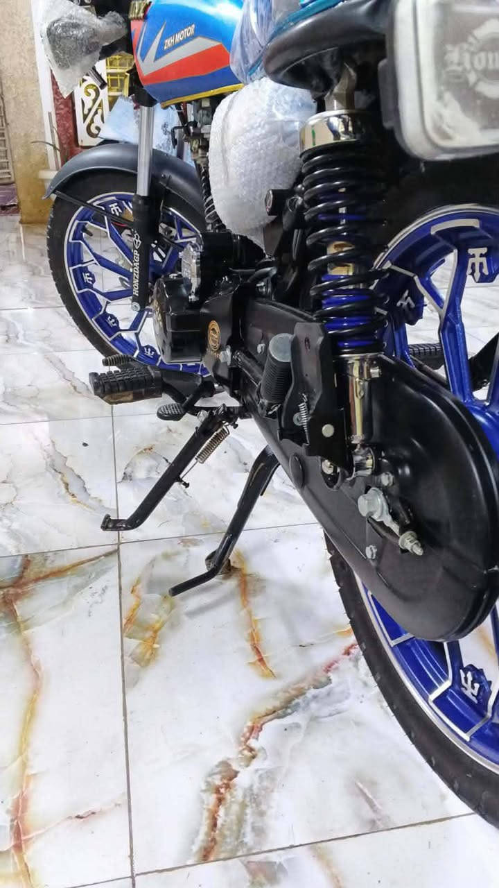 سلام عليكم دراجه البيع سيفان 5كير مديل 2025 ماشيه 150 كيلو محرك 200  مكفوله من كلشي اوراق سكنر مكان نجف ام عباسيات سعر 850 رقم ***********
