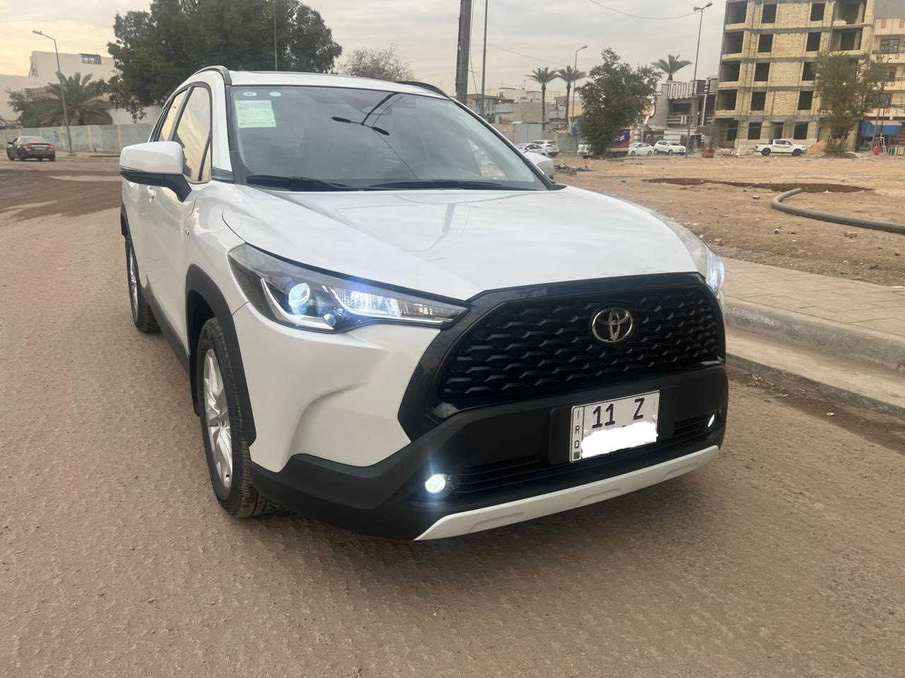 السلام عليكم شباب
للبيع كورلا كروس لون ابيض 2024 ماشية 7500 كم فقط السيارة كلش نظيفة وجديدة ومكفولة كفالة عامة ماعدا شخط بسيط جدا وعدلته بارد (PDR) رقم بغداد وبأسمي تحويل مباشر 
تفاصيل السيارة :
- حجم المحرك 2000 
- مرتبط بناقل حركة اوتوماتيك
- مفتاح التشغيل بصمة
- بصمة ابواب
- فتحة سقف 
- كامره دواره
- كروس مثبت سرعة
- دفع ثنائي FWD
- رادار امامي
- تحديد مسار
- حساسات ضغط الاطار
- اشارة في المرايا الجانبية
- هاند بريك كهرباء
- دشبول شاشة ديجتال
- تحكمات قيادة
- تبريد شاشة
- اوتو هولد
- قطعتين تبريد

الاضافات:
- لايت عالي ناصي زينون اصلي
- كشافات زينون
- حمالات سقف
- بردة صندوق
- بردات جام
- واقيات طين + ارضيات للسيارة + هورن اصلي +غلاف ستيرن حياكة
- جادر للسيارة
سعر السيارة (185) ورقة وبيها مجال مكان السيارة زيونة للاتصال ***********...تحياتي للجميع
