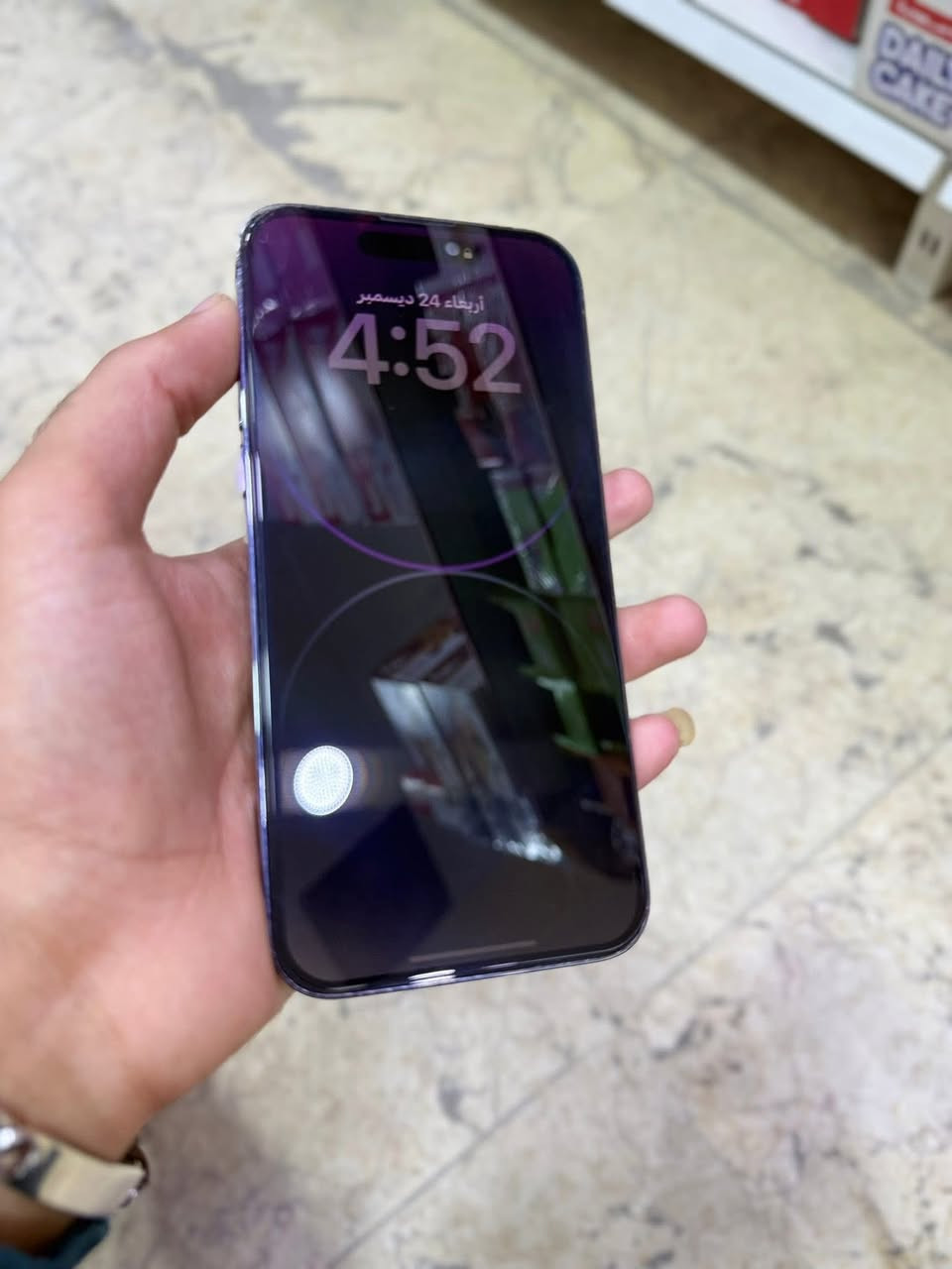 سلام عليكم ايفون ١٤ برو ماكس ذاكرة 256 بطارية 80 بلادي فقط مبدل شاشة اصلي  فيس إيدي شغال تك سيم فقط بيع سعر 540 بي مجال بسيط شراي يخابر ***********
