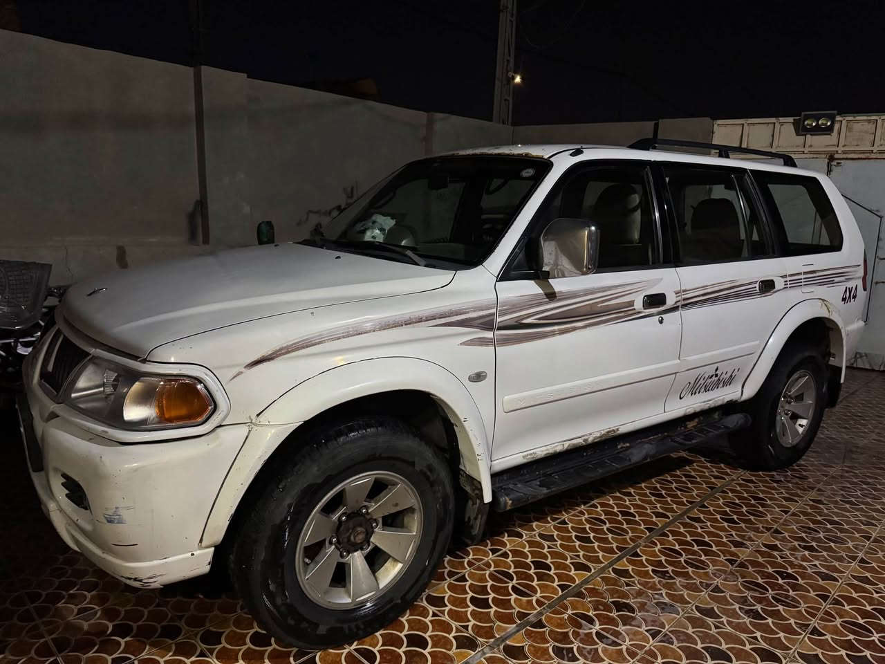 للبيع ميتسوبيشي ناتيفا موديل 2006
السيارة موجودة بالديوانية وباسمي رقمها سليمانية والمداورة مباشرة وما عندي بيها أي مشكلة
أوراقها القانونية كلها كاملة وسنويتها جديدة وما عليها أي غرامة
مواصفاتها 6 سلندر دفع رباعي 4x4
كير جديد ونظيف ومكينة خير من الله
حدادية جديدة وصدرها يخبل وتايراتها نظيفة
التبريد ثلج وشغال وكهربائياتها كلها شغالة
باتري جديد ودهن وزيوت جديدة تبدلت وما تحتاج تصرف عليها 
بالنسبة للصبغ البودي كله مكفول بلاد ما عدا الجاملغ الخلفي جهة السائق بيه طخة خفيفة ومصبوغ وباقي السيارة كلها صبغ بلاد
السيارة مالت بيت واستخدامها حلو وجاهزة من كل شيء
السعر 95 ورقة وبيها مجال بسيط للشراي الجاد
للاستفسار موجود خاص او يتصل على رقمي
*********** ديوانية, القادسية
