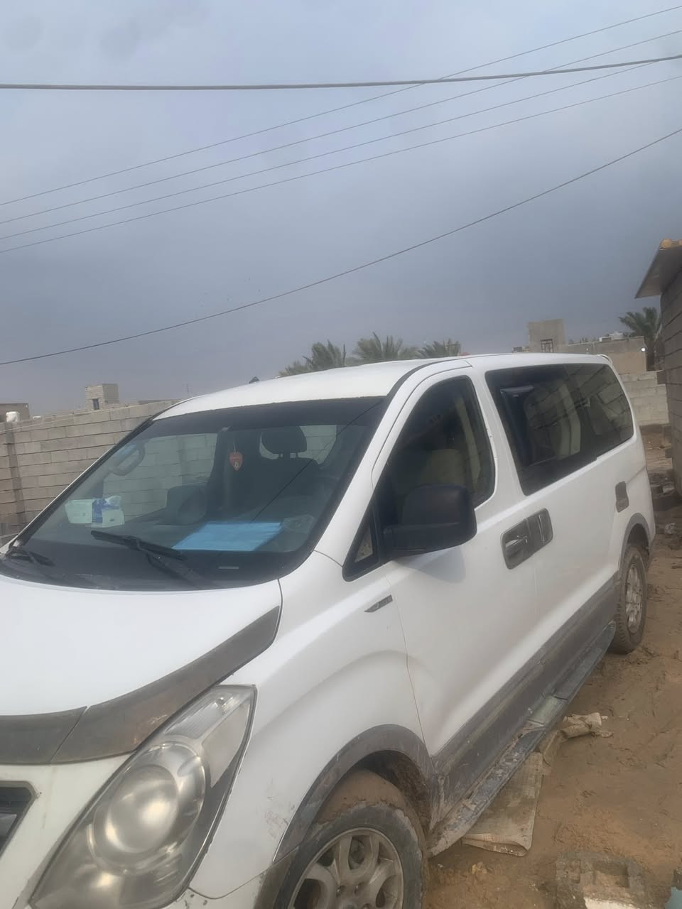 الله يساعدهم ستاريكس 2014 محور مسكر مكينه وكير وحداديه جدد
 بيها ضربه بالباب السلايت ومبدل وصبغ بالجاملق الخلفي توحيد لون  
السياره بأسمي مصفره هيئه وضريبه وغرامات سنويتها 29  
والطين انه اغسله 😂
السعر ١٦٥ 
البصره الدير 
رقمي ***********
