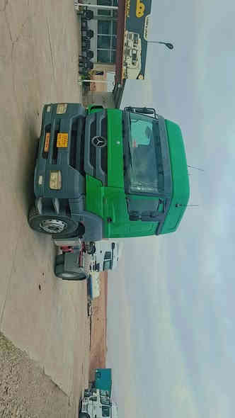 بسم الله الرحمن الرحيم 
النوع السياره . مارسدس اكسور تاك ويل دبل قماره راس تريله فقط لل بيع 
موديل  2005 .  حجم محرك 18.43. محور طويل 
مواصفات . تبريد . هاف . 2 طقه . كير كهربائي . منضومه وينج كنترول طخم تاير . شاصي امبطن .  باج كامل 
كير محرك اكسن شاصي قماره . مكفول كفاله عامه شرط 
رقم دهوك . تحويل مباشر 
السعر  185  معا مجال 
عنوان معرض هوار . طريق دهوك موصل جمبور عميريه 
***********
***********
