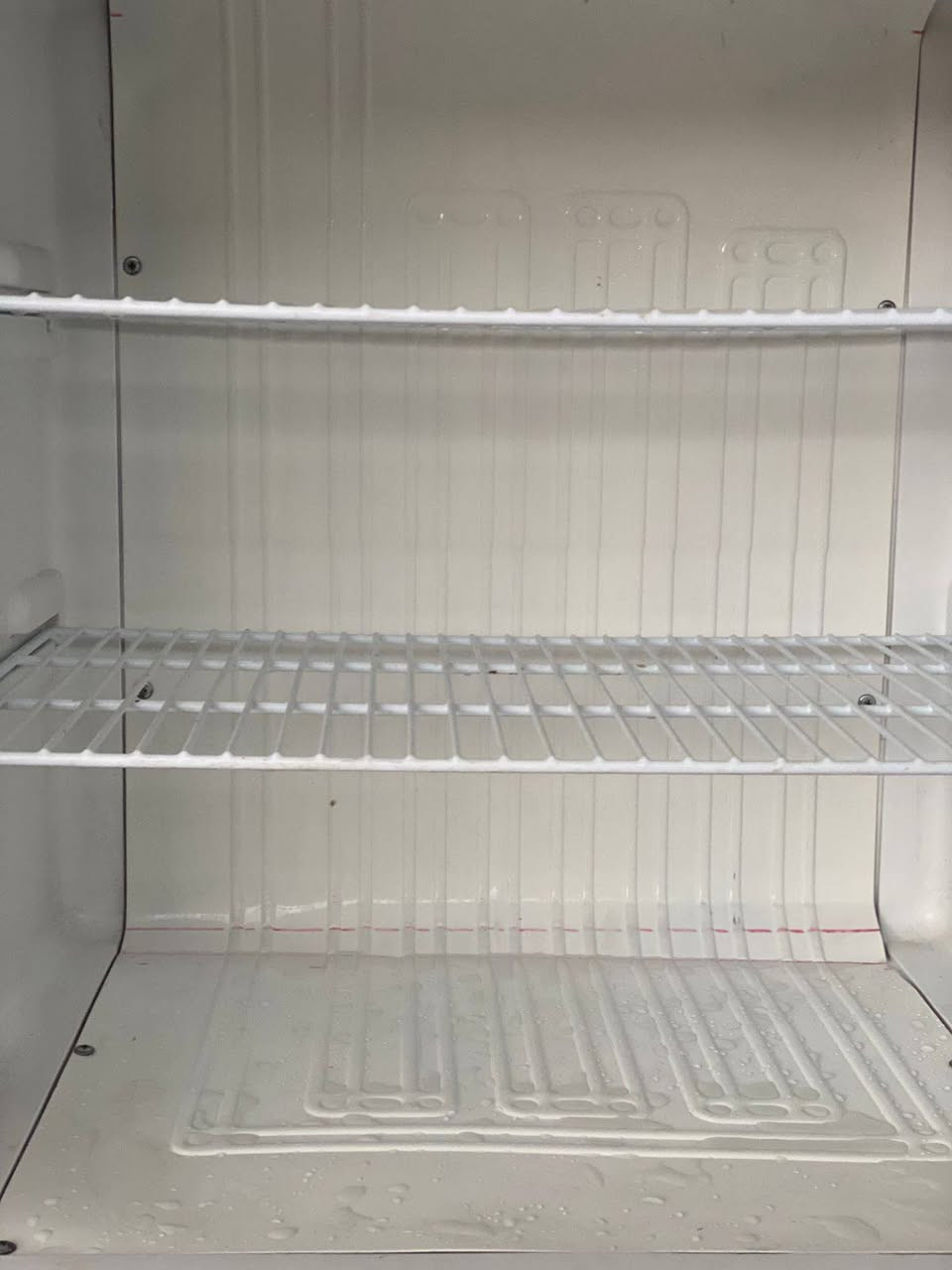 ثلاجه جبيرة تجميد فول نضافه ٣٥٠بلد ***********
