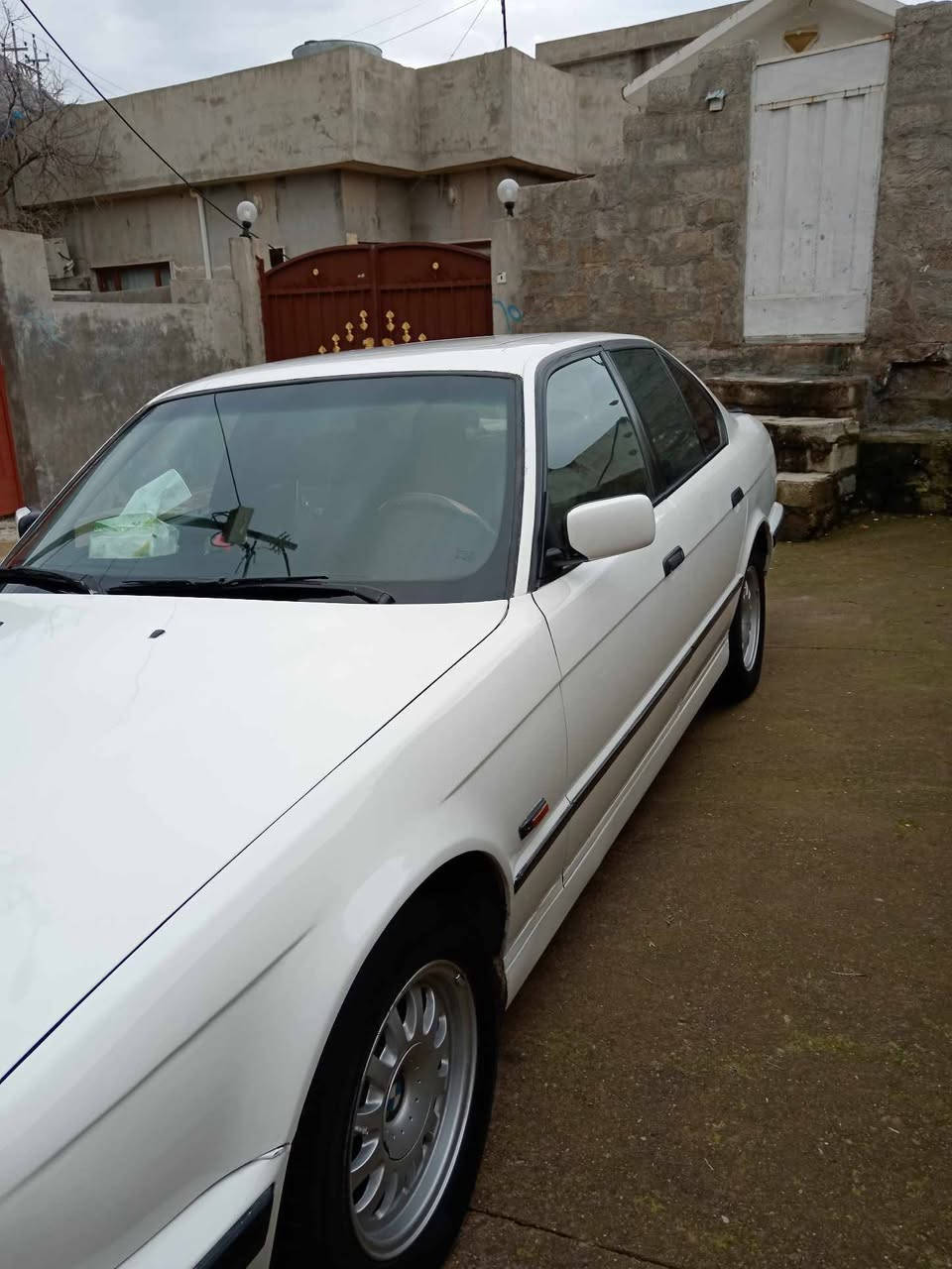 للبيع موديل 1990محرك كير شرط كير عادي حجم 525كبس رقم نينوى اناصاحب شرعي سيارة جاهزة ***********واتساب موجود السعر 55بيها مجال للبيع فقط نقدا
