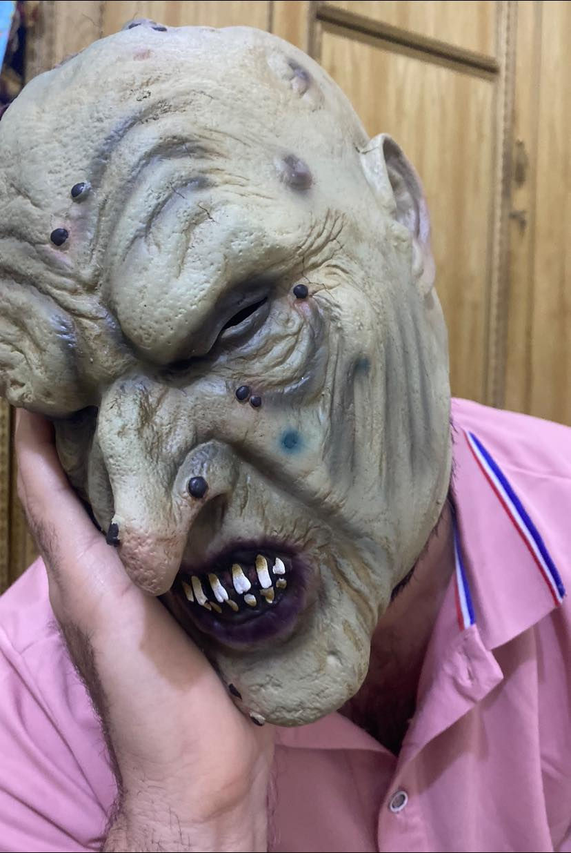 هذول الاقنعه شيسوون بيهن 
مره سالت واحد يكول نبوك البنك بيهن وخرطت العافيه 😀
عود هذا متوفر الي يريده يكتب سعر


**إذا كنت صاحب هذا الإعلان وتريد حذفه لأي سبب، رجاءا أرسل رسالة إلى الدعم الفني**