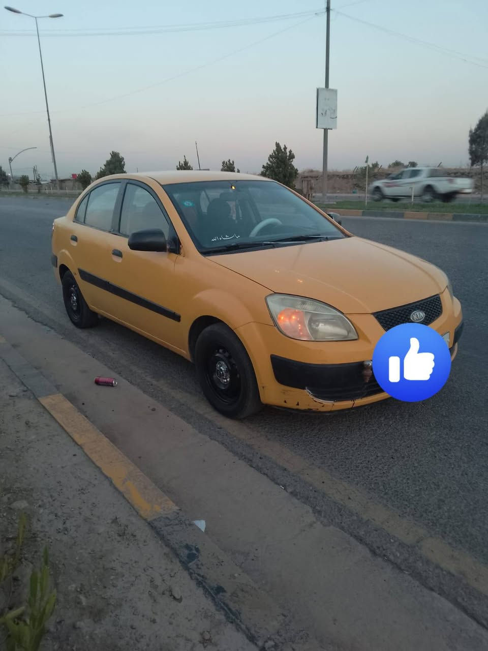 السلام عليكم كيا ريو 2007 خليجي مكفوله كفاله عامه رقم دولي جديد  اتريد تحويل بنفس اليوم تخم تاير جديد مكينه 16 كير عادي دشبول ابو الحماوه سياره نضيفه بمعنه الكلمه متخسر عليه ربع گبل عل شارع العنوان موصل الجانب الأيمن قرب الصناعي الموبايل *********** السعر خاص اتصل وتدلل
