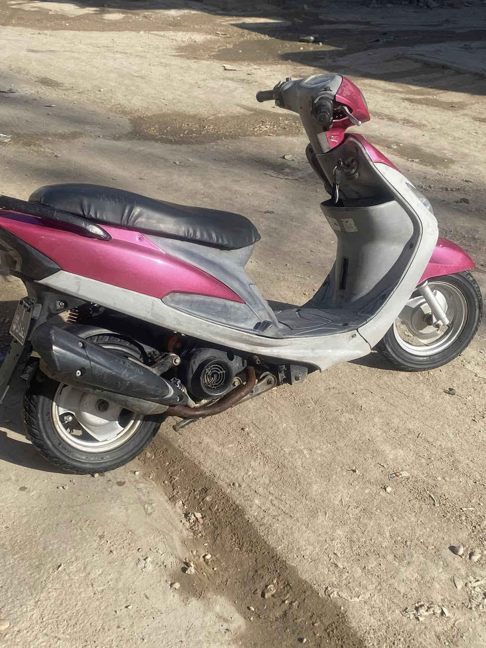 منغولي للبيع كلشي شغال سلف هندر كلوبات اماميه خلفيه اشاير كشافات هورن عداد سرعه وعداد بانزين بريكات برغي نقص مابيها مكينه خرسه صوتها بالفديو موجود شرعه ومعدل 100 ملاحات كدامك هيه تسولف السعر 450 مكاني حله نادر الاولى ***********
