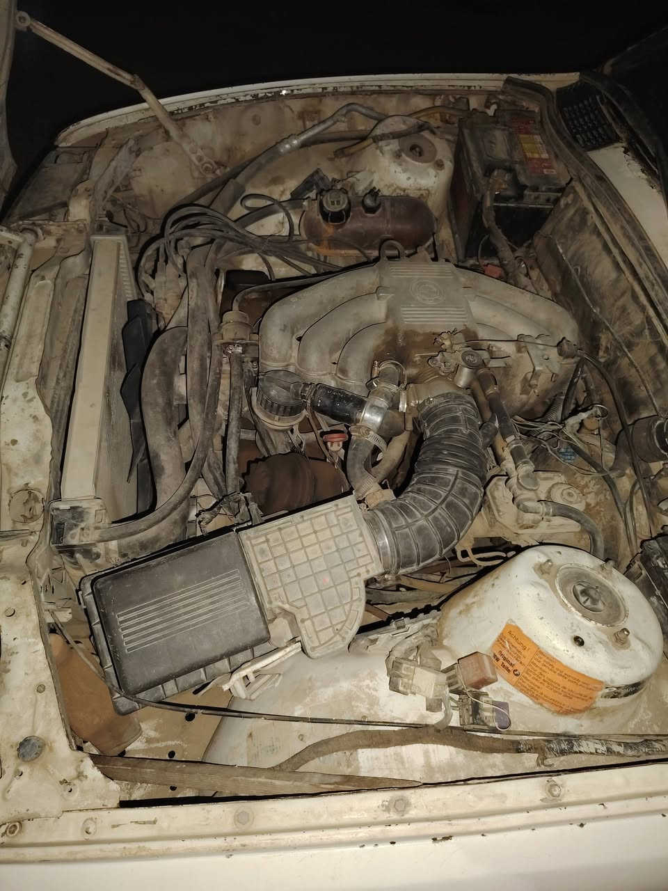 سلام عليكم ورحمة الله سياره BMWزعره كير ومكينه بلاديات كير اوتماتيك رقم كربلاء راعيه بكربلاء يريد مداور السياره موديل 1987 محدثه 1991 سنويه ما منتهيه لل2027 حداديه نص عمر ويل BBsرياضي تخم تاير صالنصات صوت رياضي يخبل حداديه السياره حلوه بس السياره عوزه ترتيبات  السعر 27 وبيه مجال بصيط الشراي يتواصل وياي علواتساب *********** كل التفاصيل ذكرته لحد يخابرني ويكلي شبيه مكاني النجف حي المكرمه
