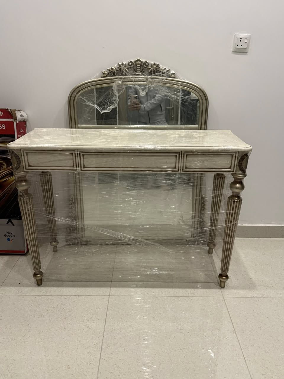 السلام عليكم سيت كامل نضيف مريا وكونسل سعر ١٥٠ وبي مجال شي بسيط عنوان بغداد التاجيات رقم ***********
