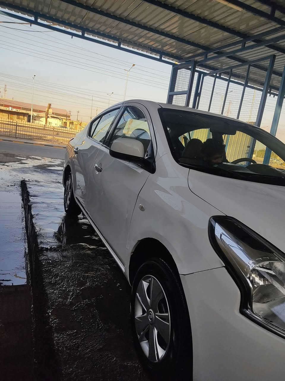 السلام عليكم
نيسان صني هندي  موديل 20 مكفولة من الصبغ كفالة عامه بيه طعجه بصيطه بالجاملغ الامامي جهة اليمين فقط على حالة الوكاله ماشيه 50الف كلشي بيه بحالة الوكاله بسم شركة محمود رشيد وكاله أو تحويل مضمون السعر ١٠٥ وبيه مجال قليل *********** النجف الاشرف ناحية الرضوية الثالثه قرب مطعم العراق
