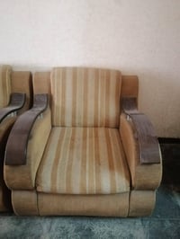 تخم للبيع نظيف  السعر 250 بي مجال بسيط المكان حي اور 07715075509