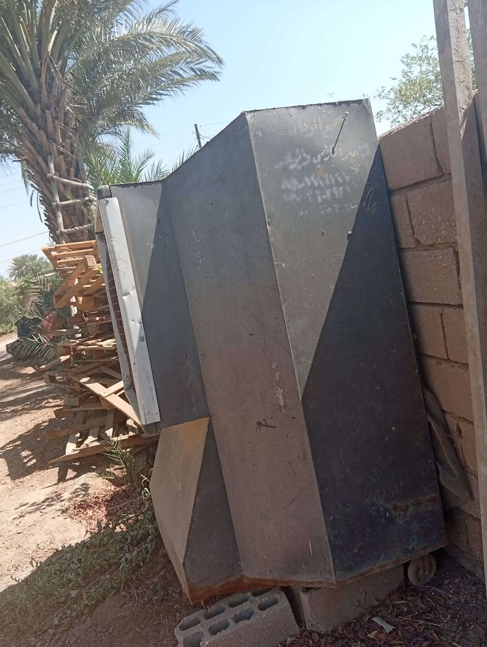 سلام عليكم مبرده حجم كبير الهوه مالتها بارد خير من الله كلشي شغال بيها الله شاهد العام سكمتها جديده بعدها
***********
مكانها حله بابل خلف جامعه بابل #سعر٤٥٠وبيها مجال بثوب الامام الحسين وإذا اكو مراوس ببلاستك ثنين زغار بعد احسن
سلام عليكم مبرده حجم كبير الهوه مالتها بارد خير من الله كلشي شغال بيها الله شاهد العام سكمتها جديده بعدها
