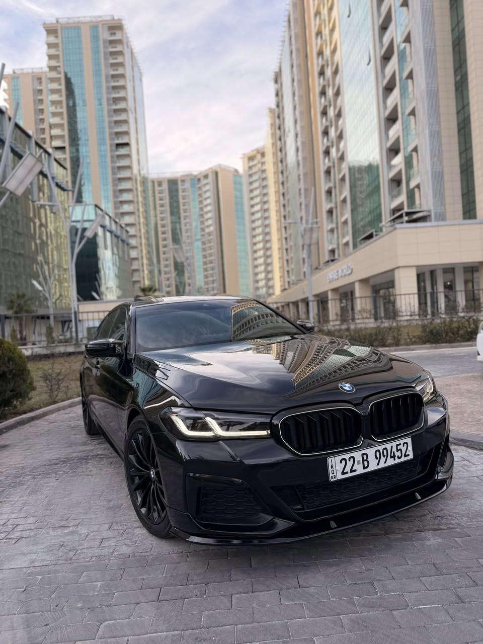 بي ام دبليو 530 موديل 2022
فول فول مواصفات V4 Twin Turbo
• گير ومحرك حداديه وسنويه جديد بشرط 
• ماشية 50 الف ميل حقيقي
• فول مواصفات
ضرر السيارة جداً بسيط :
تبديل بابين بلادي وكالة + جاملغ خلفي فقط بارد
وبدون دواخل وبدون ايرباك 
المواصفات:

كيت M بلادي

لايتات عدسات متحركات

رادار مسافة كبير

داخل أسود بلادي

فتحة سقف

سندوق خلفي كهرباء (شفط)

شاشة كبيرة + داتاشو

كاميرا خلفية

سماعات Harman Kardon

كيج الكتروني

داخل LED (10 ألوان)

شحن وايرلس للموبايل

حساسات أمامي وخلفي

رادار خلفي

Auto Stop

نظام Eco / Sport / Normal

لايتات LED + زينون متحرك

كشنات جلد (حارة + ميموري)

السيارة رقم سنويه جديد باسمي تحويل وكالة بنفس اليوم.
السعر310$
المكان: أربيل
للاستفسار: *********** ☎️📞
