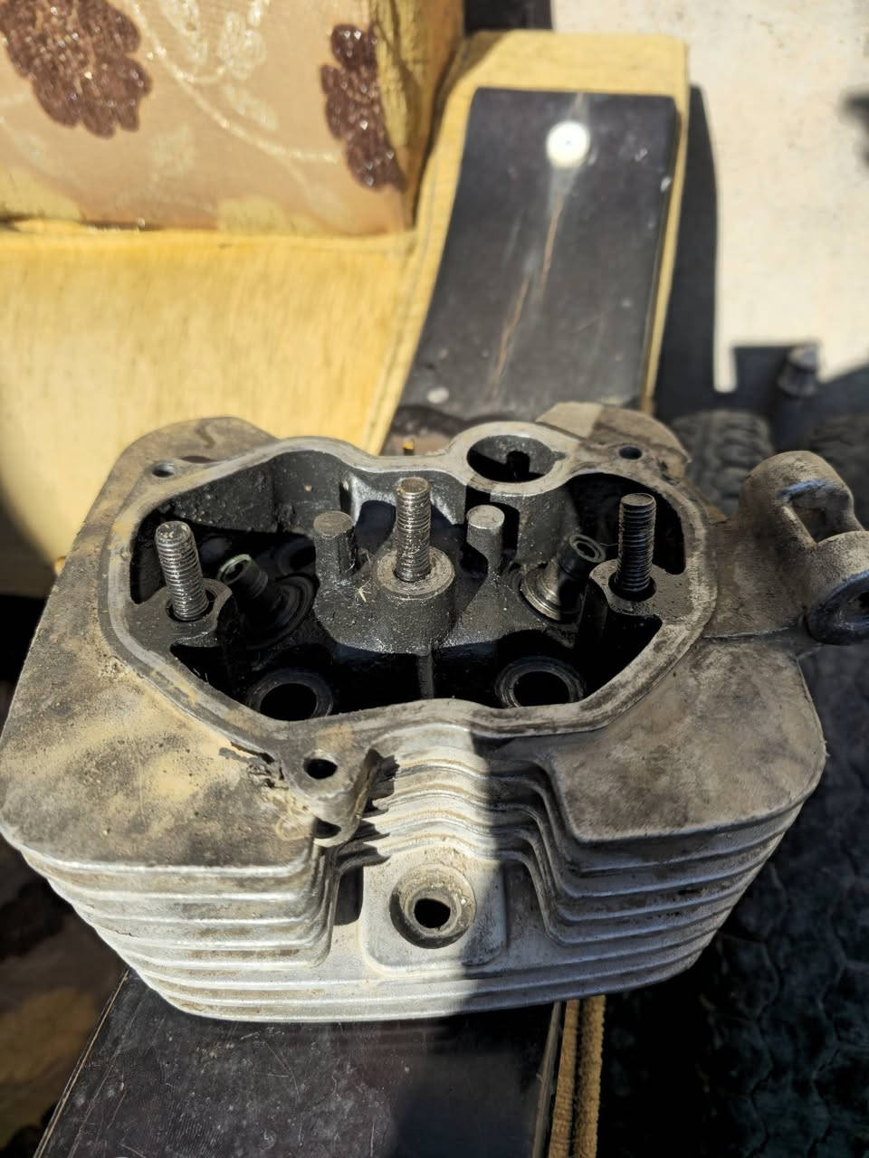 غراض للبيع كلمن وسعره ويل نامه بلادي بس مفطور مكان بونبرن اطيك ويه بطيخه اتبدله انت  و طبله بريك خلفي هيه و بانز جديده و كور ستوته ١٥٠.  تانكي نامه  ويل كب خلفي 

مكاني خانقين شراي اتصل رقمي ***********
