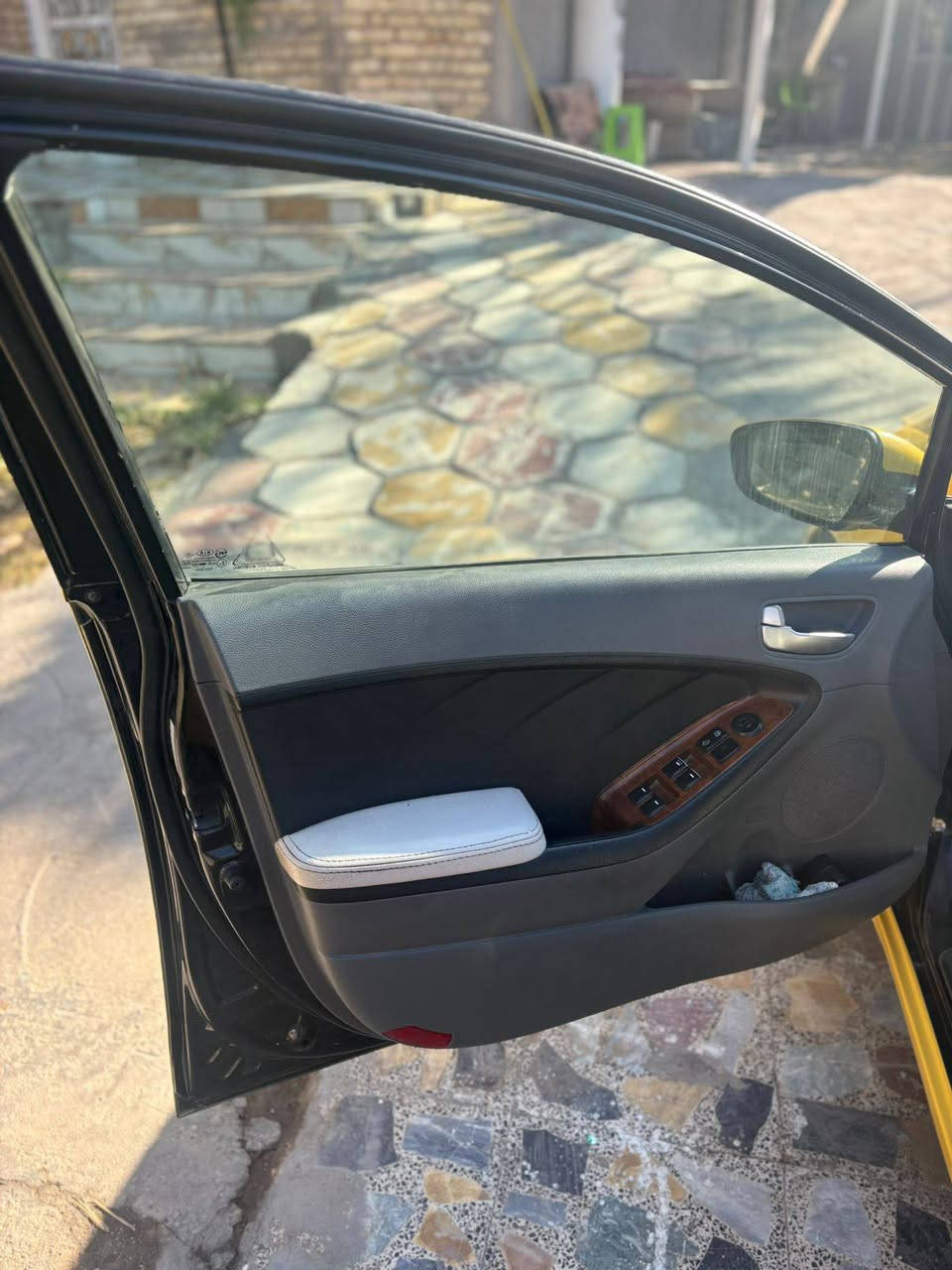 السلام علیکم 
فورتي موديل 17 وارد امريكي حادث جاملغ وبنيد 
منضومه غاز تبريد ثلج تخم تاير مكان الدوره سعر 105
للاستفسار ***********
