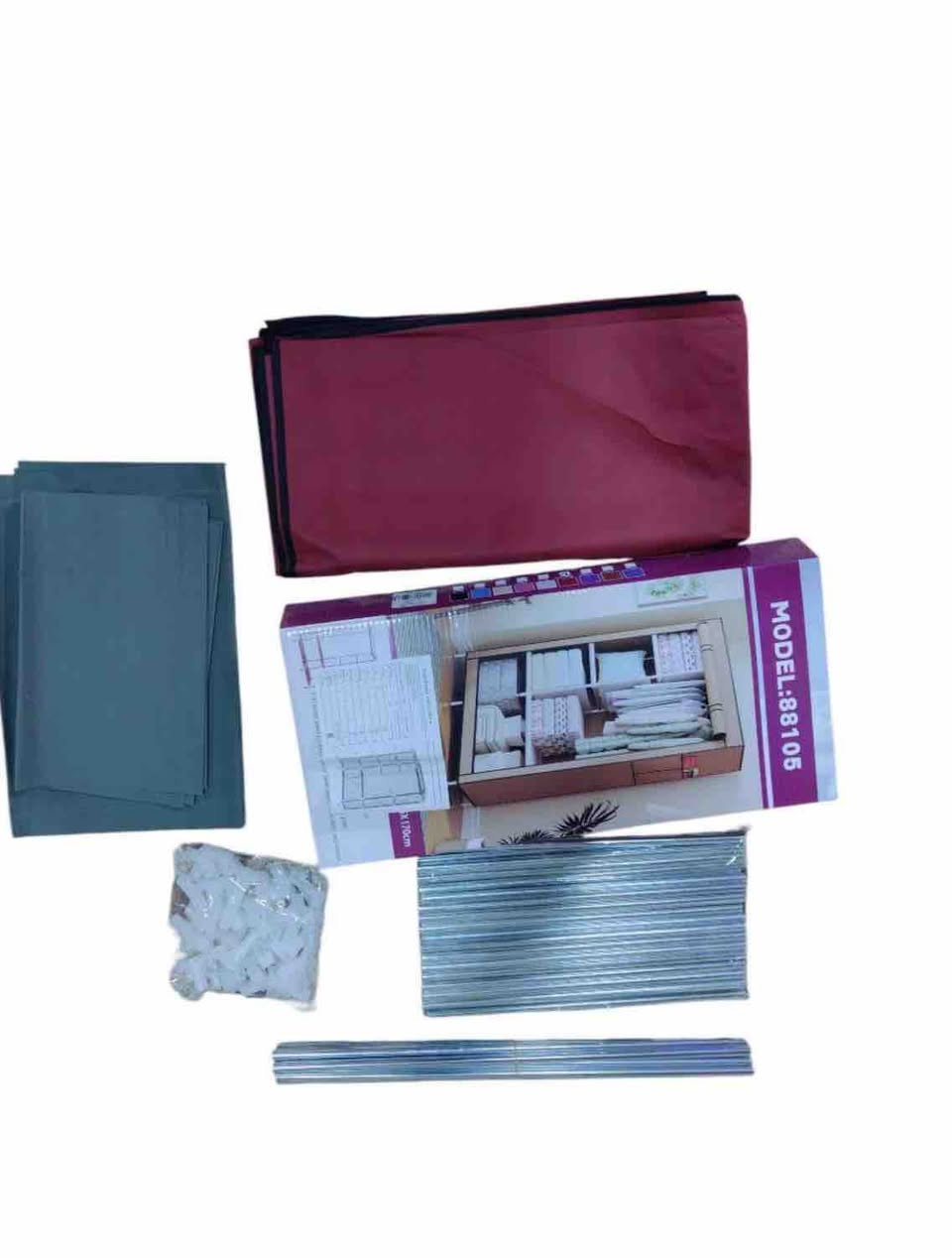 خزانة قماشية متعددة الاستخدامات مصممة لتوفير المساحة وتنظيم الأغراض بكفاءة. ---- حجم الكبير --- 
الأبعاد: الارتفاع 170 سم، العرض 105 سم، العمق 45 سم. 
الالوان 1 - الاحمر 2 - جوزي 
تتكون من عدة رفوف جانبية لتخزين الملابس المطوية والمفارش، إضافة إلى مساحة تعليق واسعة للملابس الطويلة. مصنوعة من هيكل معدني متين مغطى بقماش عالي الجودة، مما يحمي الملابس من الغبار ويحافظ على ترتيبها. مزودة بجيوب جانبية عملية لحفظ الأدوات الصغيرة، وتناسب الاستخدام المنزلي أو السفر طويل المدى بفضل خفة وزنها وسهولة تركيبها 
#السعر 26 الف والتوصيل مجاني ❤️


**إذا كنت صاحب هذا الإعلان وتريد حذفه لأي سبب، رجاءا أرسل رسالة إلى الدعم الفني**