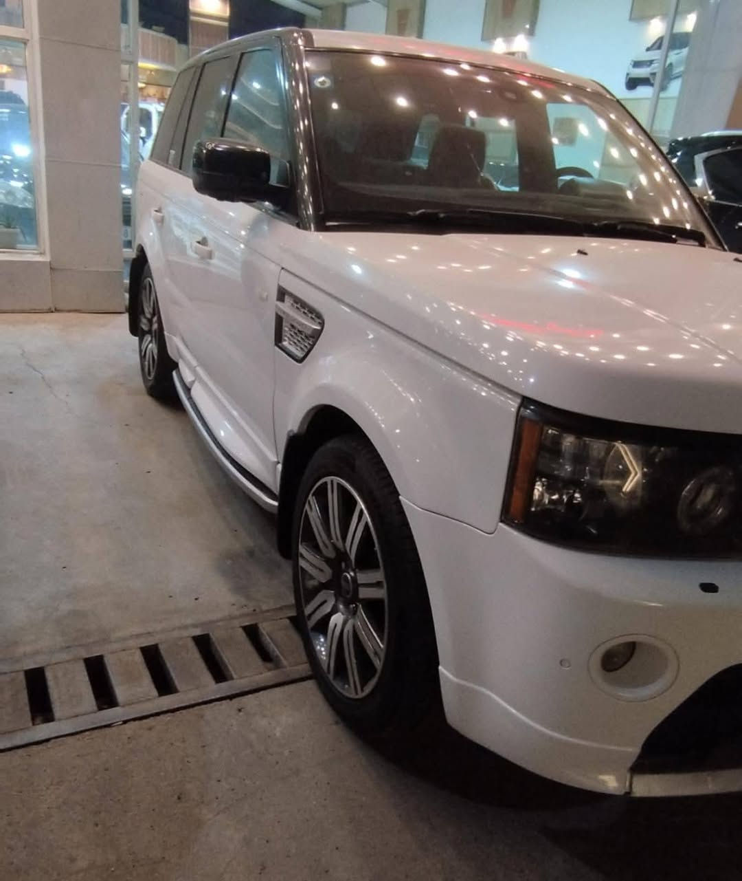 للبيع  رانج سبورت 2013 خليجي محرك 8سلندر بدون سوبر المرغوب حتى بالبانزين عادي🚀 مكفولة من الضربة ،الصبغ السيارة كلشي شغال بدون اي نقص بيها شلعة  خرافية🚀 ولايت زنون حتى الدهن وماء مبدل جديد أدامة كاملة تخم تاير السيارة شكل وگعدة كلش حلوة 😍
هزة جديد ولوحة انكليزي  يعني ما تتعب نقل ملكية مباشرةً 
للاستفسار و التفاصيل اكثر الاتصال📱 
***********
***********
واتساب📱📱 ✅
